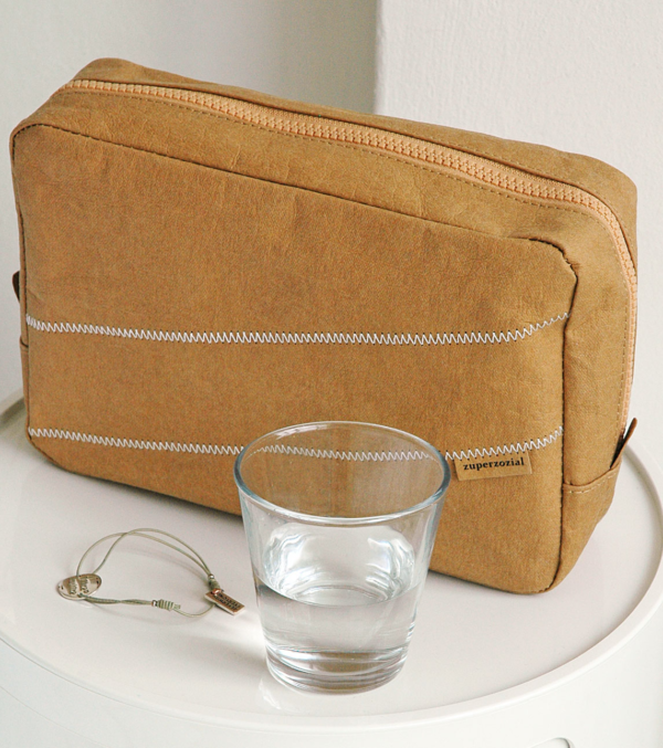 Toilet Bag Mid Stay - Image 2