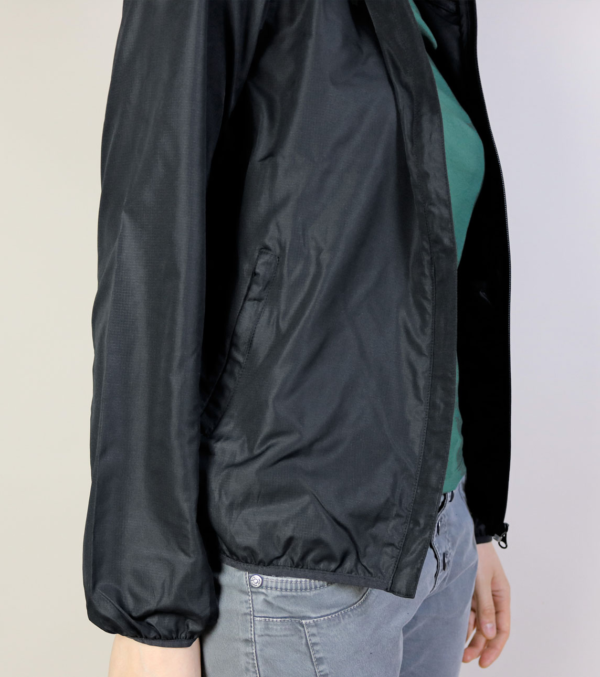 Leichte Damen-Windjacke Schwarz – Bild 5
