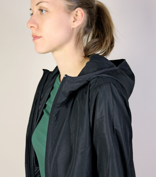 Leichte Damen-Windjacke Schwarz – Bild 4