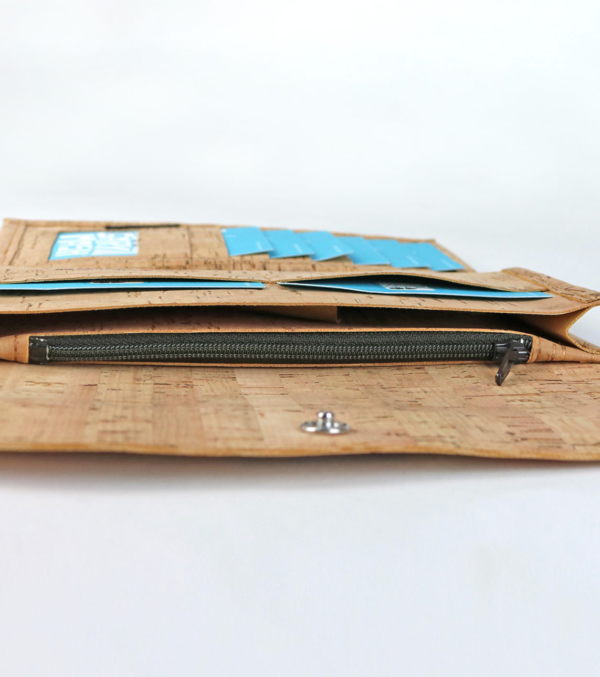 Cork wallet Seattle with chain - Image 6