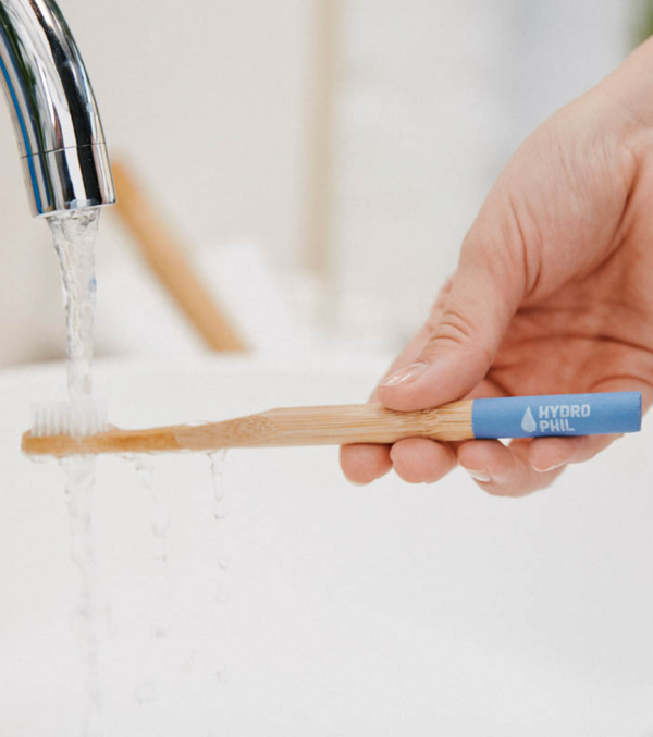 Bamboo toothbrush light blue - Image 2