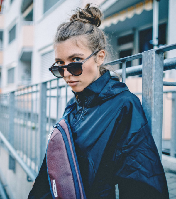 Sonnenbrille Emma Walnussholz – Bild 4
