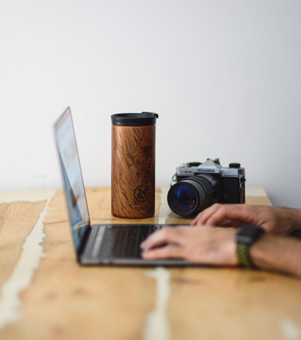 600ml Travel Tumbler Sequoia Wood - Image 2