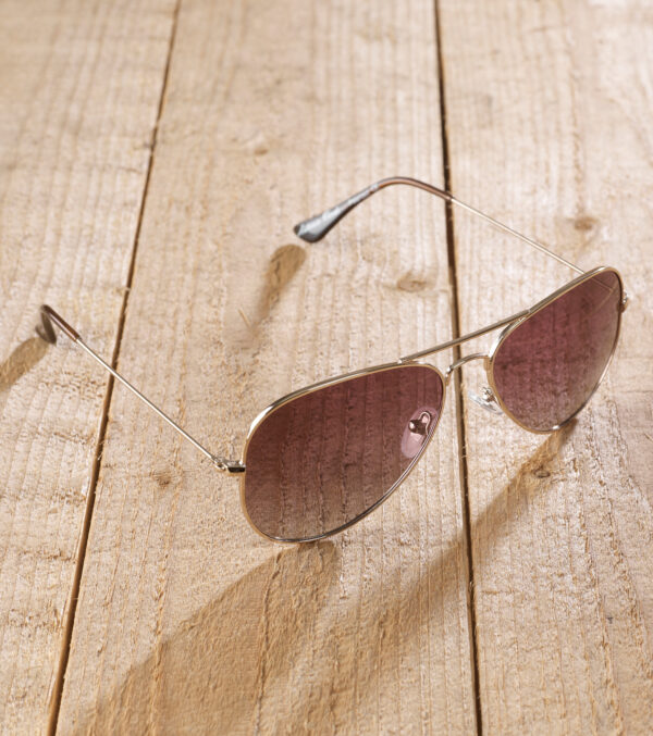 Pilotenbrille mit braunen Gläsern