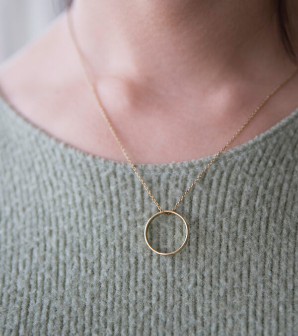 Necklace Single Shape Circle