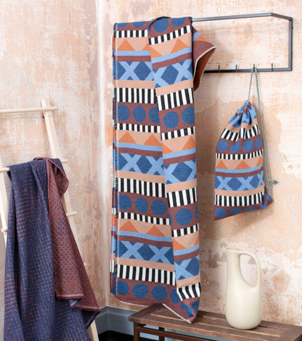 Eco Flanelldecke "Afrika" mit Aufbewahrungstasche – Bild 2