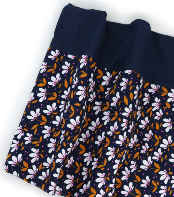 Loop made of light Sweat, Flowers navy - Image 3