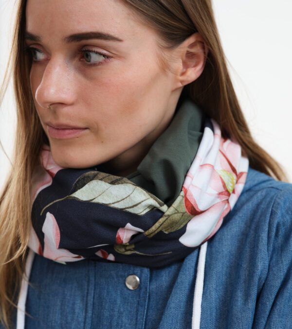 Loop made of light Sweat, Magnolias navy-green - Image 2