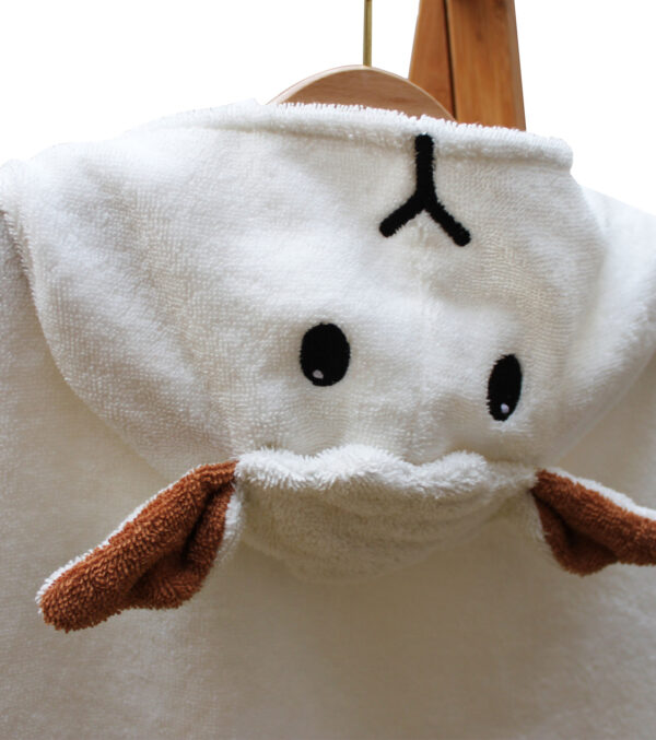 Flauschiger Kinder Badeponcho Schaf – Bild 2