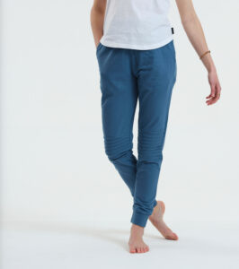 Unisex-Jogginghose Mack mit Knie-Abnäher – Bild 20