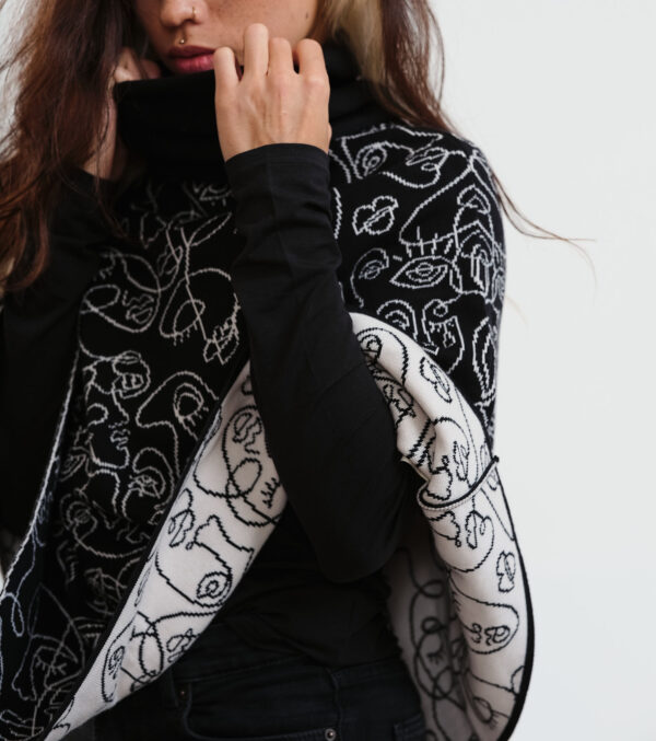 Turtleneck Poncho Loa made of fine Jacquard knit - Image 6