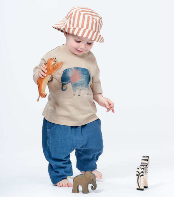 Soft children‘s summer trousers made of muslin - Image 3
