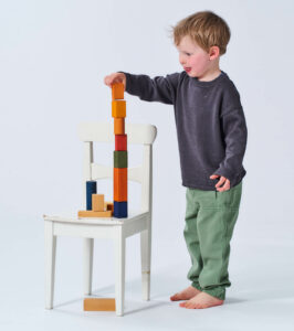 Kinderhose grün aus robustem Twill – Bild 4
