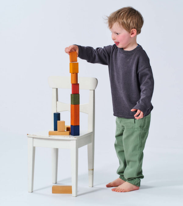 Green children‘s trousers made of robust twill - Image 4