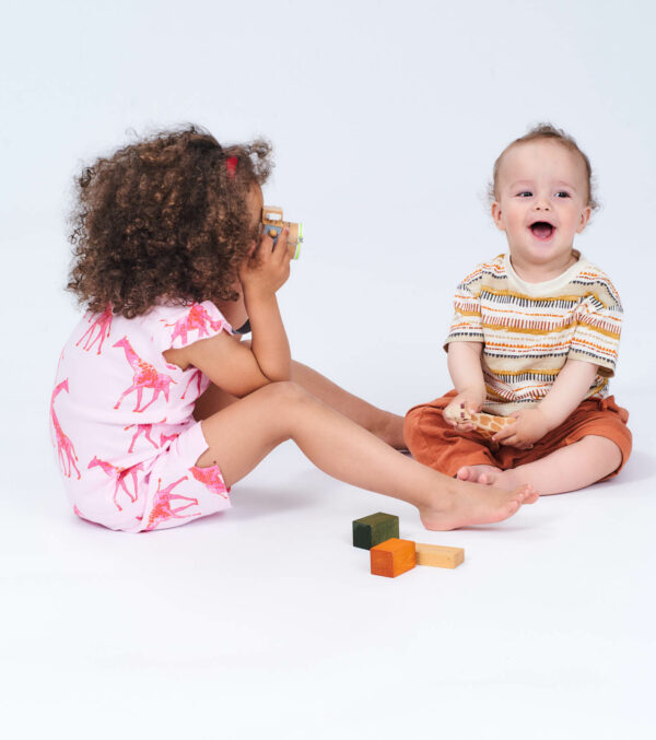 Short Children's Pajamas with Giraffes - Image 5
