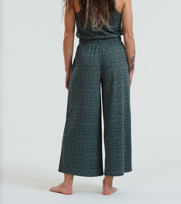 Culotte pants Sonoma sage green with a fine pattern - Image 5