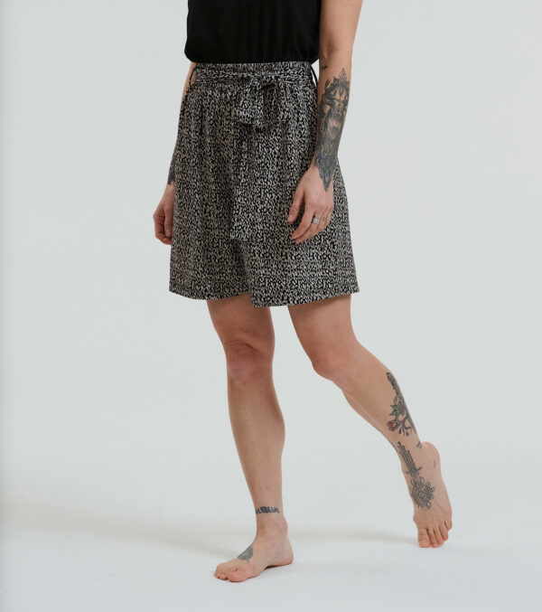 Shorts Willow with fine pattern Drops