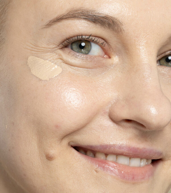 Liquid concealer, mineral with caffeine - Image 4