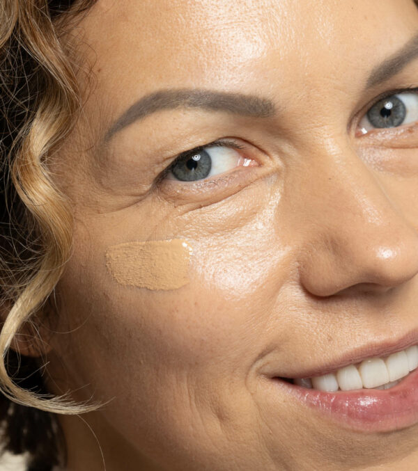 Liquid concealer, mineral with caffeine - Image 10