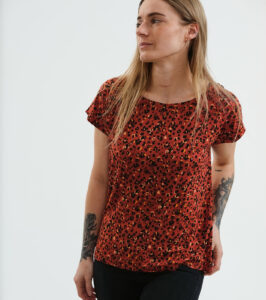 Shirt Katie with Flowers rust red - Image 4