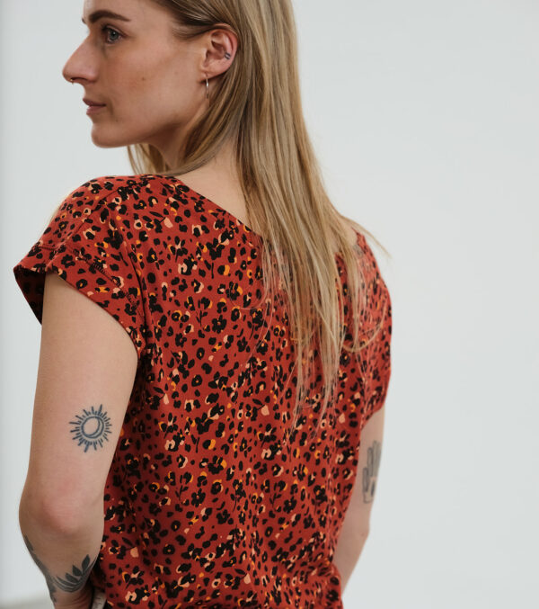Shirt Katie with Flowers rust red - Image 5