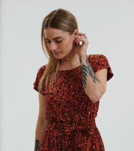 Shirt Katie with Flowers rust red - Image 7