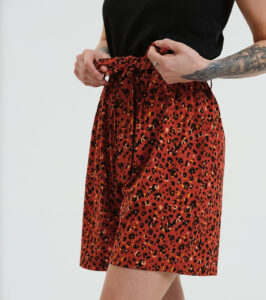 Shorts Willow with Flowers rust red - Image 3