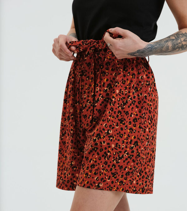 Shorts Willow mit Blumendruck rostrot – Bild 3