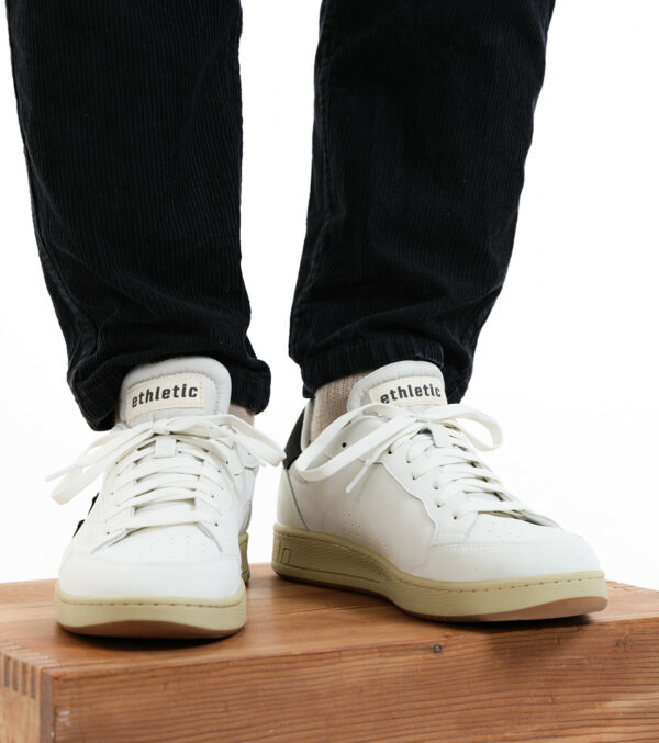 Sneaker 'Jesse' Low Cut Chalk White | Accent Donkey Grey – Bild 7
