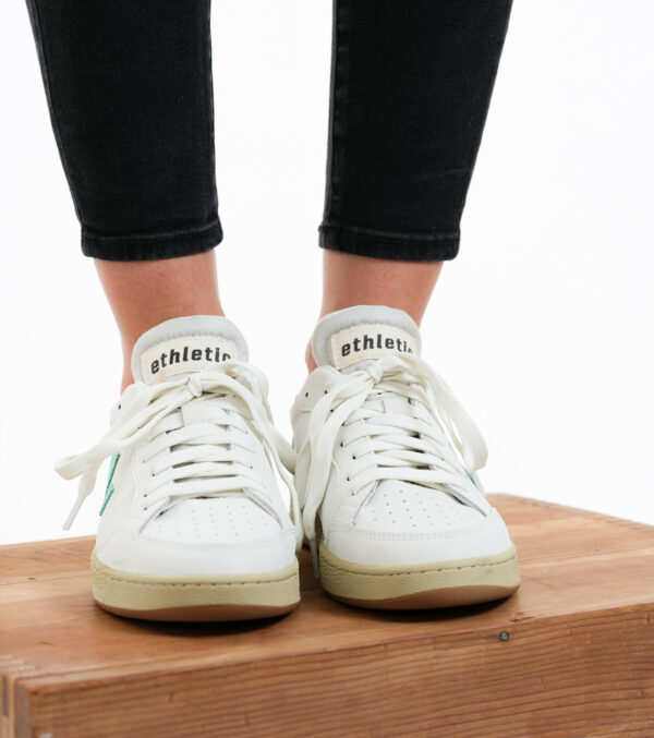 Sneaker 'Jesse' Low Cut Chalk White | Holiday Green – Bild 7