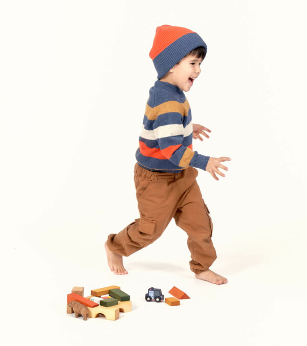 Children's knitted hat orange red and blue - Image 3