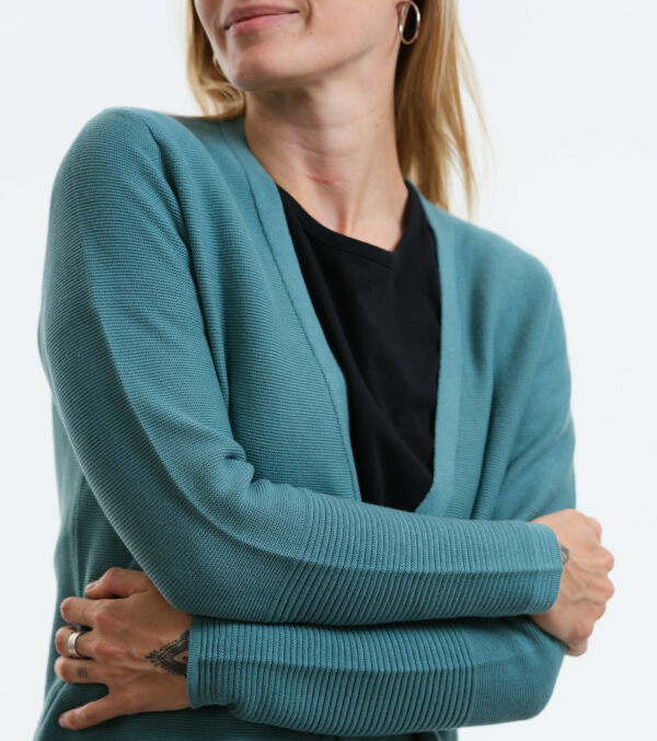 Cardigan Libby salbeigrün aus Feinstrick – Bild 2