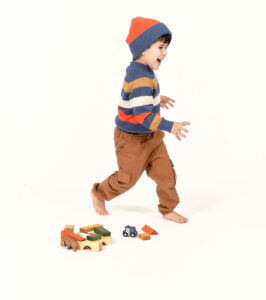 Lined children‘s cargo pants, brown - Image 3