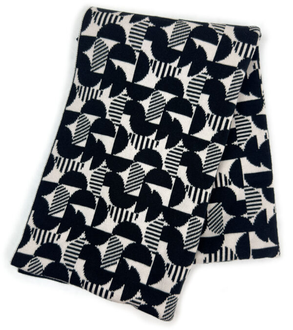 Loop Carberry abstract made of fine Jacquard knit - Image 5