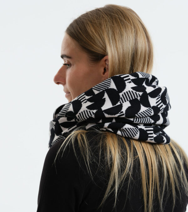 Loop Carberry abstract made of fine Jacquard knit - Image 6