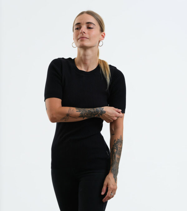 Knitted Slim Fit Shirt Nora black - Image 2