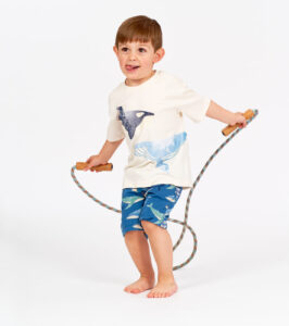 Children‘s shorts with whale print - Image 4
