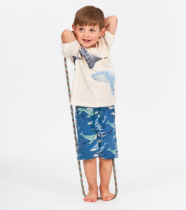 Children‘s shorts with whale print - Image 2