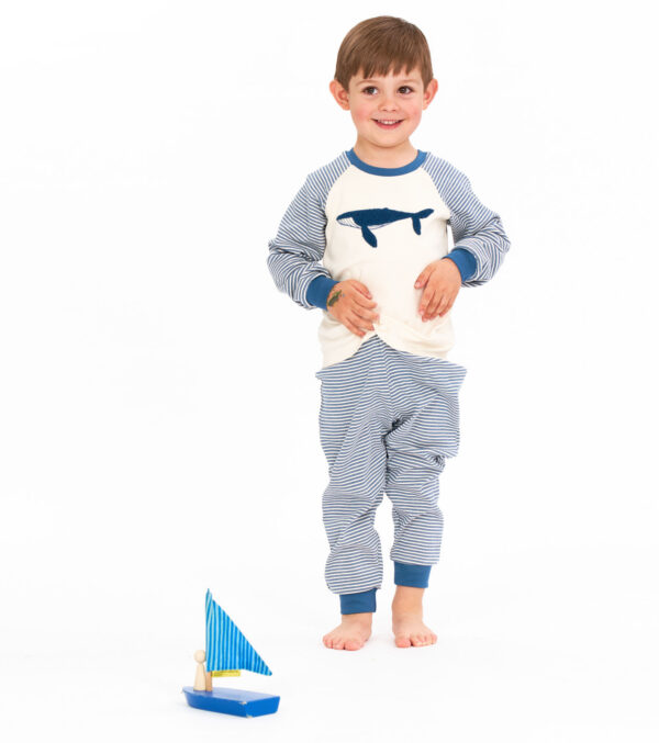 Children‘s pajamas with a whale motif - Image 2