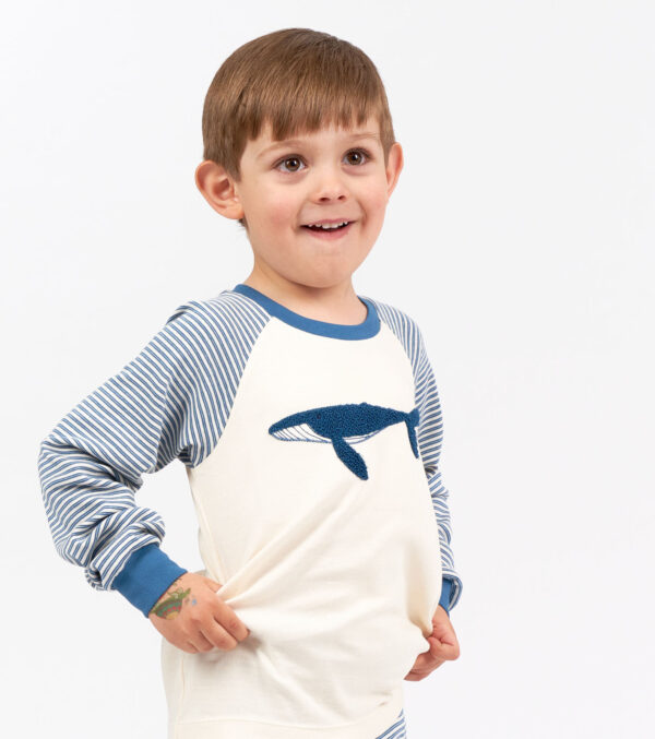 Children‘s pajamas with a whale motif - Image 4