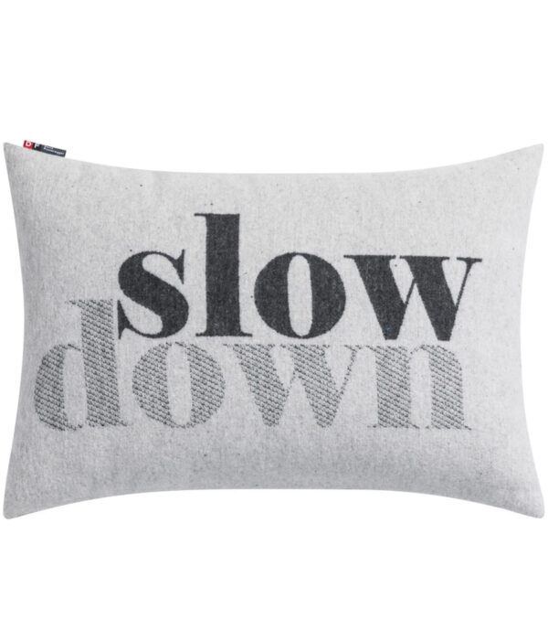 SILVRETTA Kissenhülle “slow down” hellgrau 60 x 40 cm