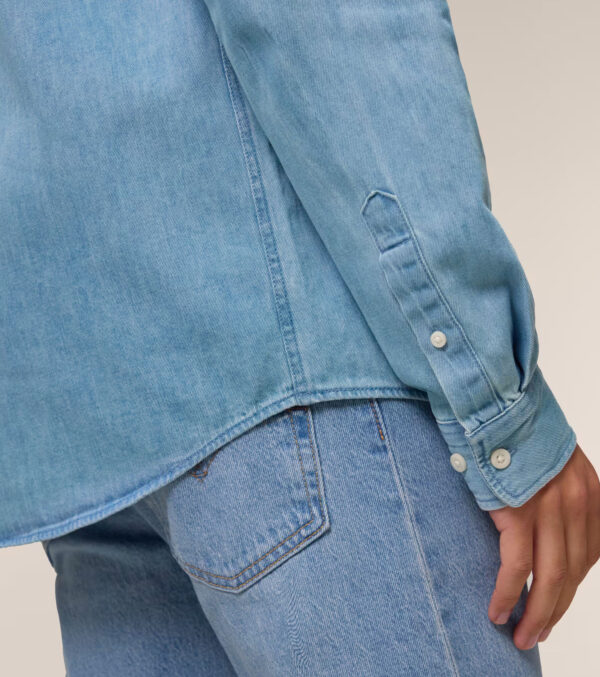 Men‘s Light-Wash Denim Shirt - Image 5