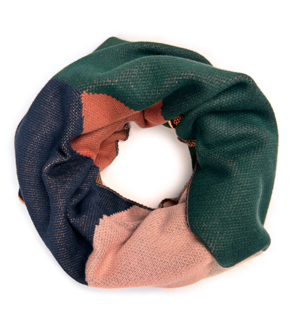 Loop Carberry Fields made of fine Jacquard knit