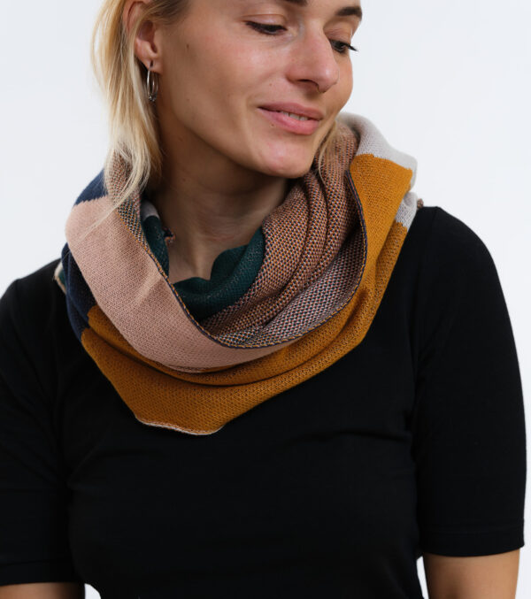 Loop Carberry Fields made of fine Jacquard knit - Image 9