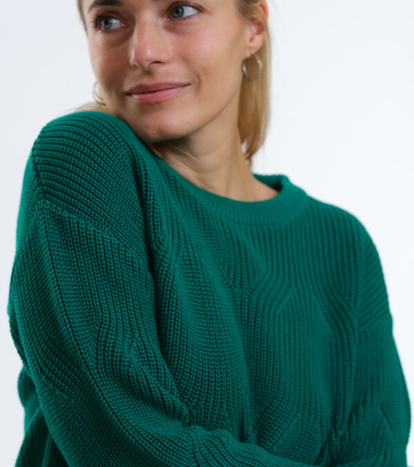 Kurzer Strickpulli May in kräftigem Grün – Bild 5