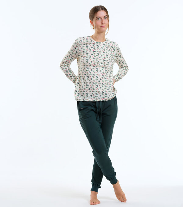 Pajama Mary with allover Mistletoe print - Image 8