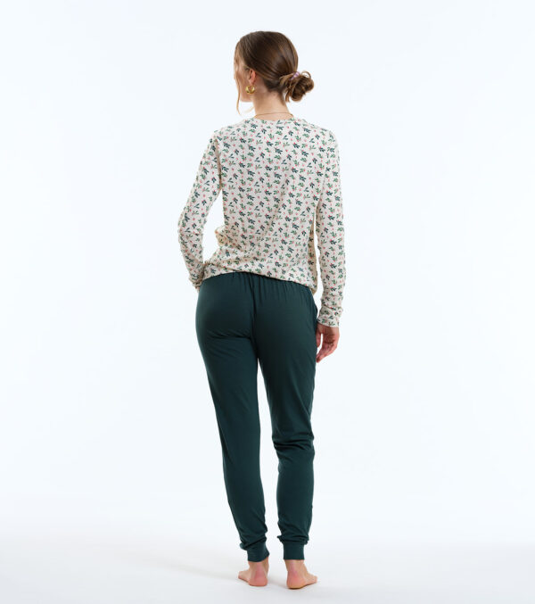 Pajama Mary with allover Mistletoe print - Image 10