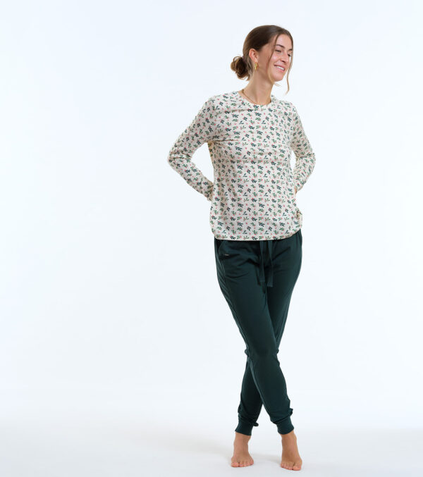 Pajama Mary with allover Mistletoe print - Image 7