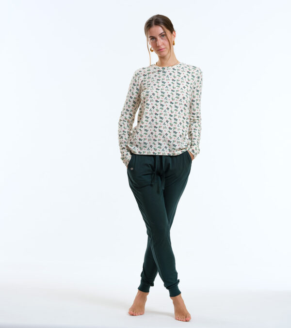 Pajama Mary with allover Mistletoe print - Image 6