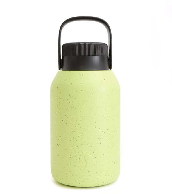 2 Liter Big Mouth Trinkflasche isoliert, limelite fleck